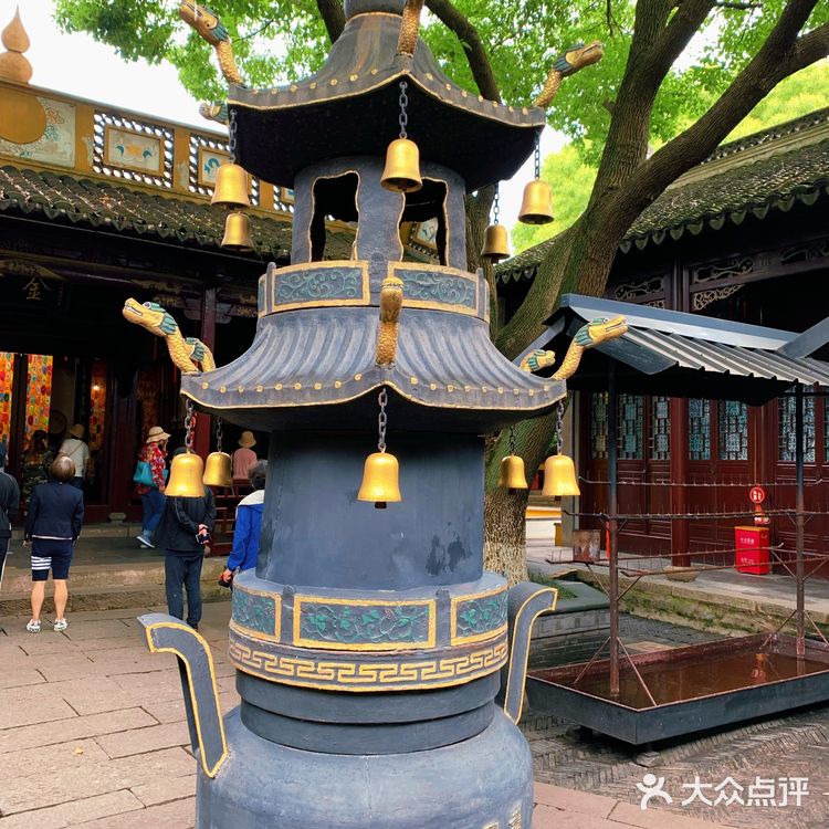 浅画镜中眉,深拜楼西月