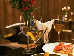 -wineapp葡萄酒餐吧(外滩金融中心店)