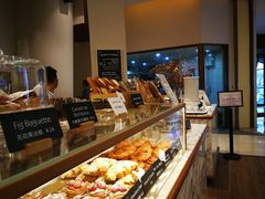 面包甜点陈列柜-WHEAT&BAKER-麥(凯德来福士店)