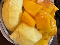 榴莲芒果芝士奶盖绵绵冰-水牛奶皇后糖水铺(深圳总店)