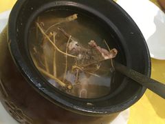 草根汤-莲花公园煎蟹(总店)