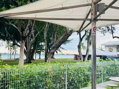 -东海岸人工湖美食村