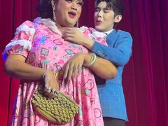 -金东尼人妖秀