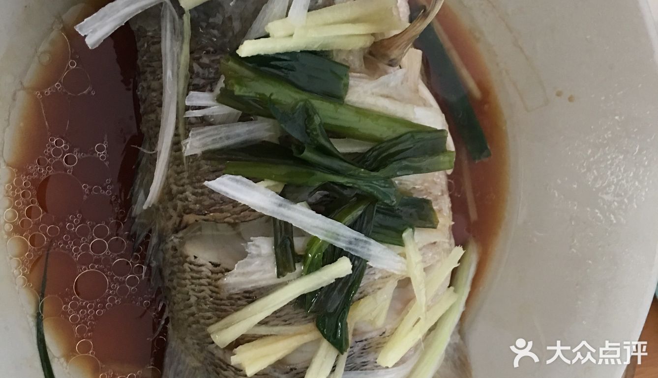 简单易做的清蒸鲈鱼