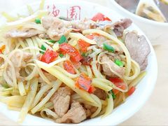 剁椒土豆丝炒肉盖码饭-百年德园(侯家塘店)