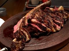 -恰餐厅及酒吧 CHAR Bar & Grill (北京丽都皇冠假日店)