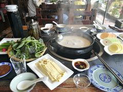 -大匠工房古船木艺术餐厅·猪肚鸡专门店(长白仙岛店)