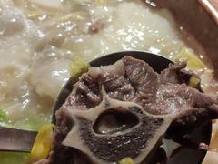 -虾弄弄海派小龙虾·牛羊蝎子火锅