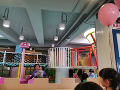 -布鲁豪斯亲子欢乐家庭餐厅