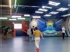 -极限PLAY运动娱乐新世界·团建派对潮玩休闲馆·室内蹦极高空游乐园