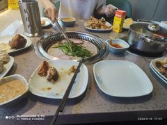 -金滏山烤肉·海鲜·火锅自助餐厅(襄阳万达店)
