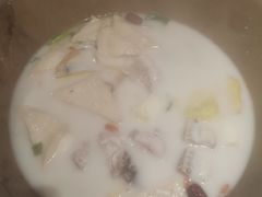 -滇香肴·云南菜蒸汽石锅鱼(云南北路店)