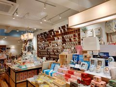 零售区-猫的天空之城概念书店(束河店)