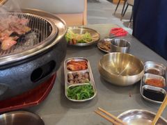 -围炉肉舍•炭烤活鳗•丹东海鲜烤肉(步行街店)