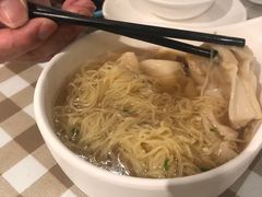 -新大咀港式茶餐厅(宝山万达店)