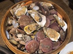 必点菜一筐海鲜-鲜小岛·铜锅涮肉