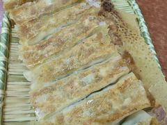 虾爬子锅贴-锅贴王海鲜小馆