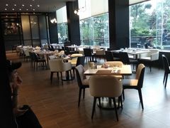 靠窗位-上海虹桥宾馆·SLIDER(郁锦香店)