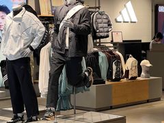 -adidas(正佳广场店)