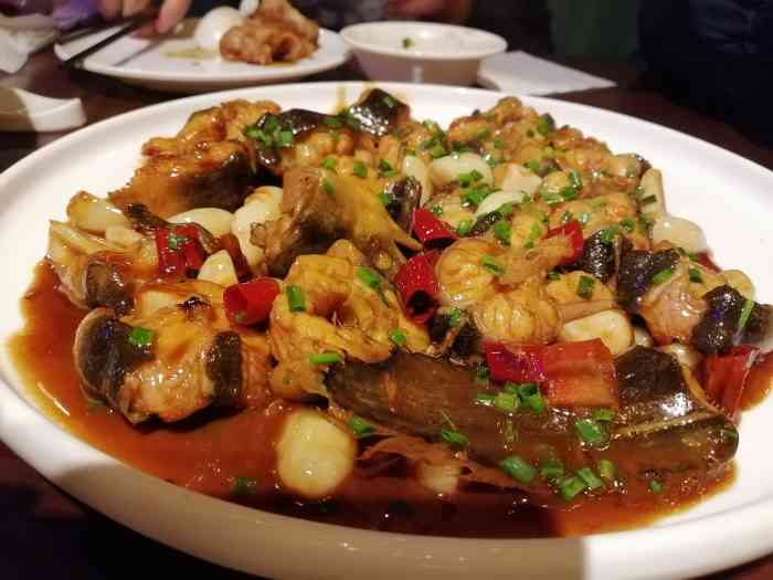 宝燕海鲜大排档(虹桥路店)-"老同学小聚选择那里适中位置,提前预约,那