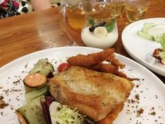 -more than meow吴止猫主题餐厅(承德 中船汇店)