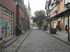 -钟书阁(松江泰晤士小镇店)