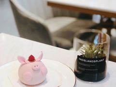 -Fridi Patisserie Cafe