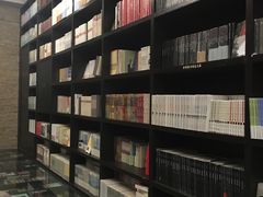 -钟书阁(松江泰晤士小镇店)