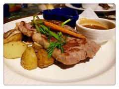 澳洲西冷扒烤野菌配黑椒汁-绿茵阁(体育西分店)