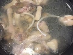 -东椰·海南椰子鸡火锅(朝阳门店)