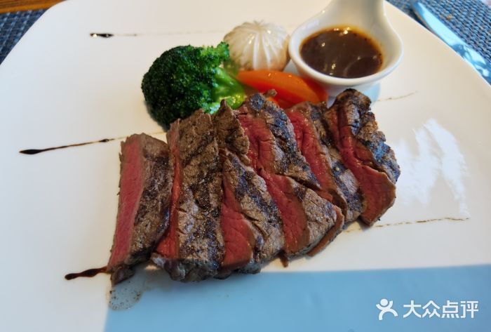 CF法餐厅菲力牛排图片