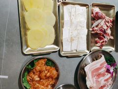 -围炉肉舍•炭烤活鳗•丹东海鲜烤肉(步行街店)