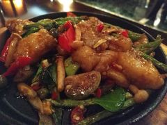 香辣腰果炒龙利鱼-华凌牛庄西餐厅(乌鲁木齐华凌美爵大饭店)