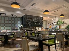 -棕榈阁·巴西烤肉海鲜自助餐厅(中州皇冠假日酒店)