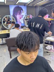 -藤野造型烫发染发