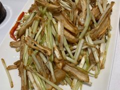 鹅肝酱炒鸡腿菇-光明邨大酒家(汇阳广场店)