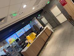 -麦当劳(上海虹桥站30B检票口楼上)