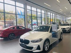 -上海宝信宝马4S店