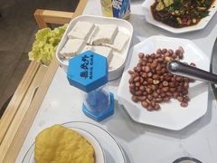 -鲁员外地锅鸡地锅鱼(古墩路店)