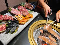 -山川小町·极番烧肉(新地假日广场店)