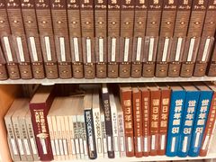 -钟书阁(松江泰晤士小镇店)