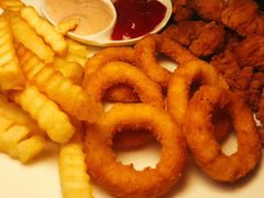 -三两三民谣咖啡清吧