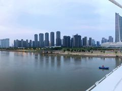 -南京眼步行桥