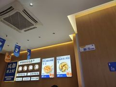 -李与白包子铺(桐梓林店)