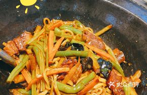 Golden Pork Belly Noodles