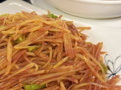 丽江紫土豆丝-蔼若春.传承三十年云南菜(金碧公园店)