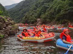 -安吉龙王山峡谷漂流