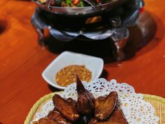 脆皮吊烧乳鸽-阳光茶餐