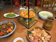 -老滇山寨•云南特色菜•地方菜•民族风情歌舞表演(金碧店)