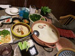 -三人行骨头王火锅(长寿店)